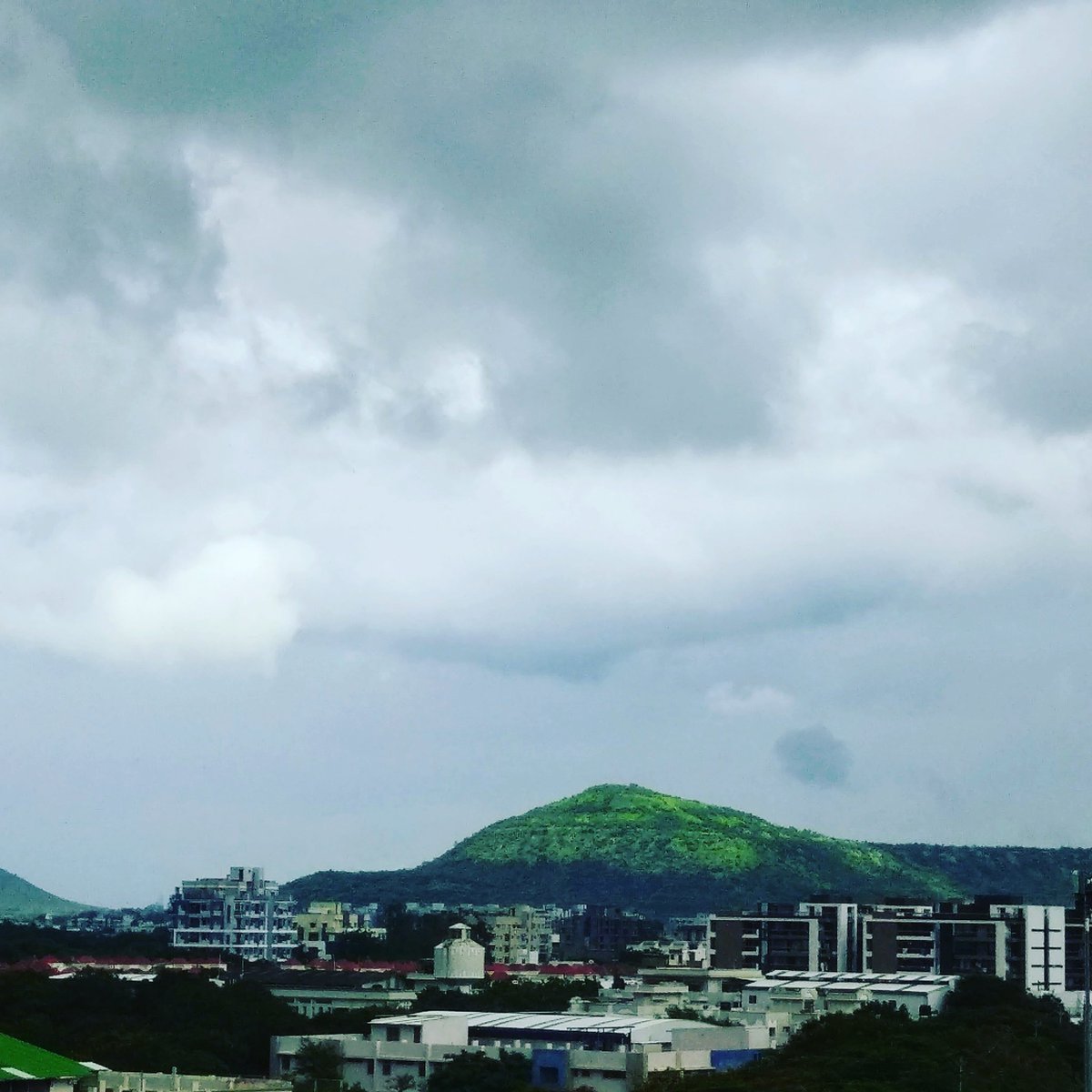 Kritishastrii's tweet photo. Day 7: Day 12: Move towards a greener life : Sundeck view
#SocialDistanacing #21daysoflockdown #21daylockdown #CoronavirusLockdown #StayHomeStaySafe #COVID2019india #COVID #meditativelife #BePositive #nature #naturephotography #naturelovers #greenslife🌿🍃 #greenliving https://t.co/SvmYlx6dcP