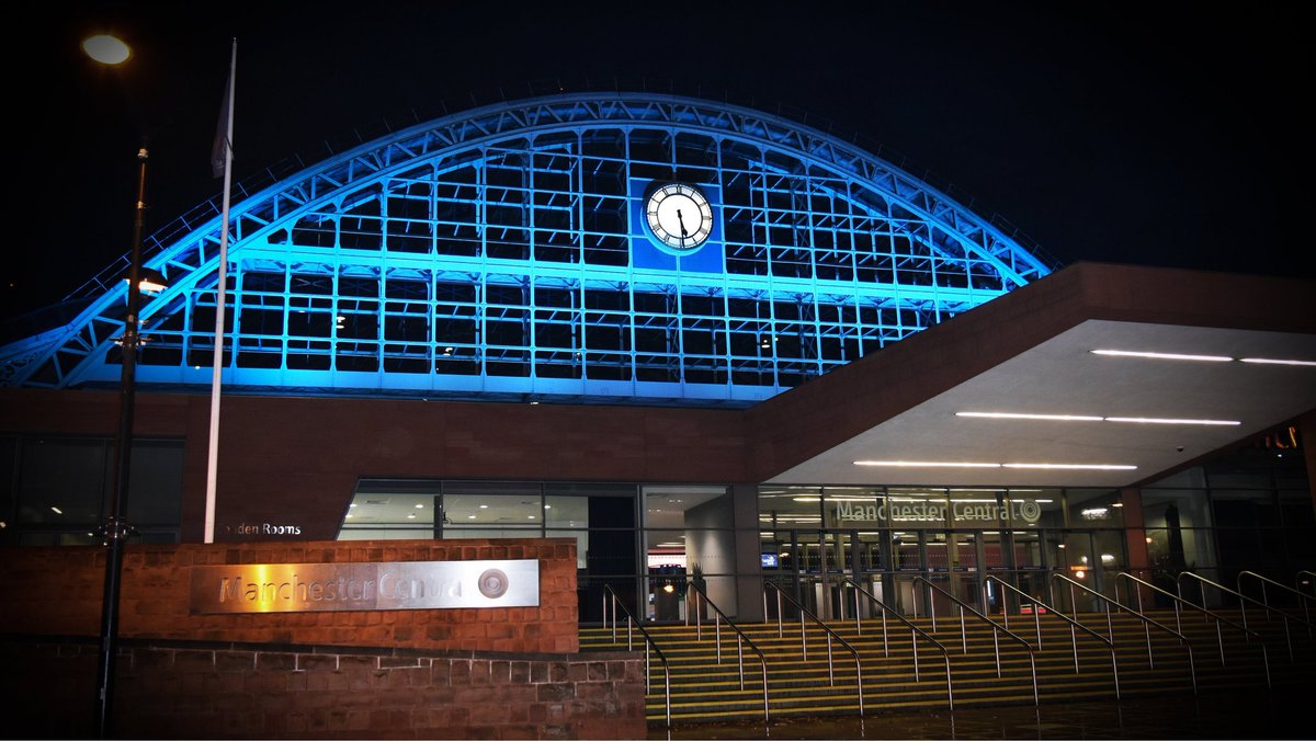 Coming to the end of my first week working as part of the amazing team setting up #NHSNightingale North West. Humbled &amp; proud to be a cog in all of this effort.

We are now recruiting people who are available to a range of roles in the hospital. See below: nhsprofessionals.nhs.uk/en/Nightingale…