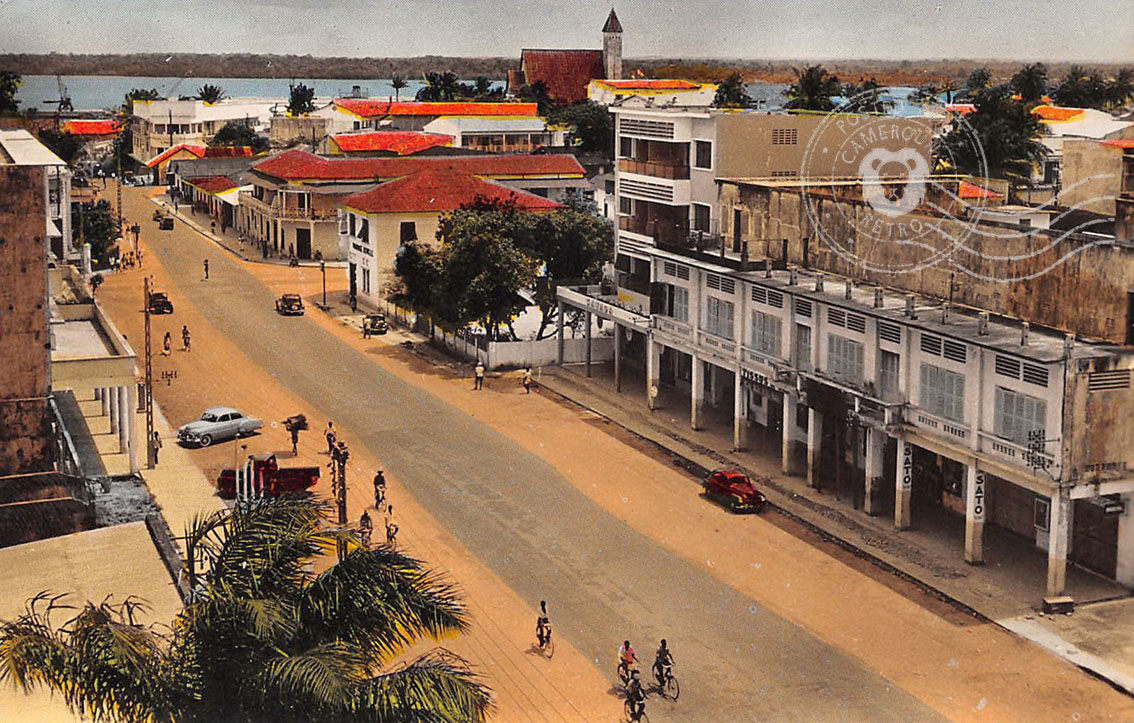 gampsonfranck's tweet photo. Découvrir le #Cameroun➡😱🌇💚❤💛
Welcome to #Cameroon #237DaysTrip
#J77 #suivezleguide @ChouchouMpacko @ckomentmagazine @AdaMbita
L'avenue du 27 Août à Douala
époque des années 50
#totalchan2020 #NationBranding https://t.co/jWAhxB3jn7