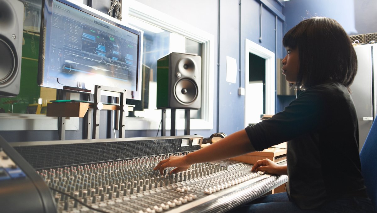 TuneCore's tweet photo. Mastering isn't a dark art – it is just misunderstood. Here's what you need to know https://t.co/YsMaHTMdIs https://t.co/n7iuCpD9ol