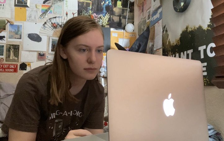 nobonesgreta's tweet photo. me logging on to schoology vs me when schoology finally loads https://t.co/vrtemySCOP