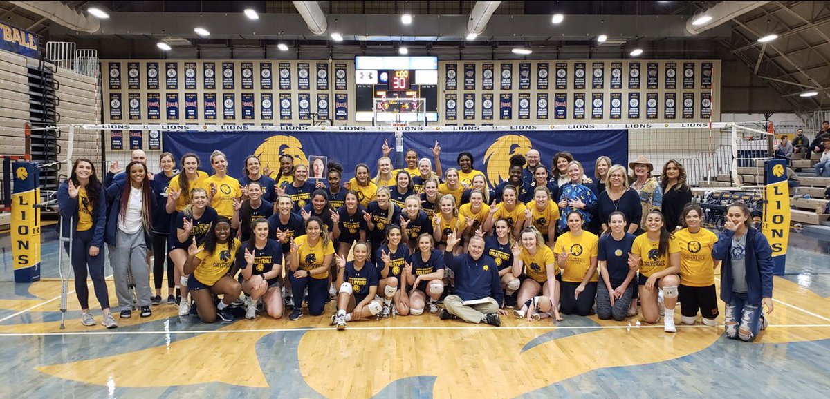 Lion_Volleyball's tweet photo. Today was supposed to be our 2nd annual Alumni Day, we’re sad we can’t be together but we’re proud of the sacrifice everyone is making to stay safe.
Here’s a throwback to last year 😍🦁🏐 https://t.co/nITz09WbEv