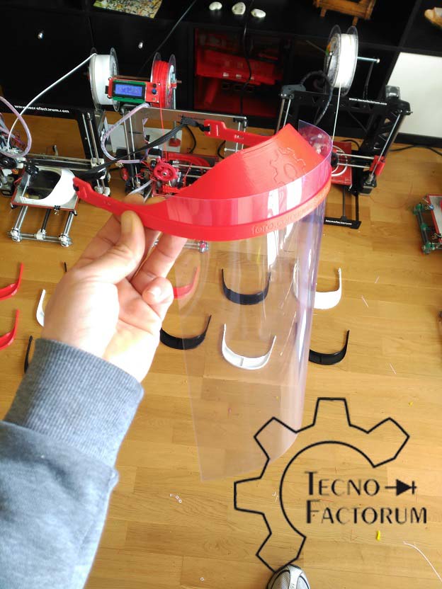 TecnoFactorum's tweet photo. Fabricando pantallas de protección facial a toda máquina… #coronavirusmakers #3dprinting #EsteVirusLoParamosUnidos https://t.co/NYF12twHzV