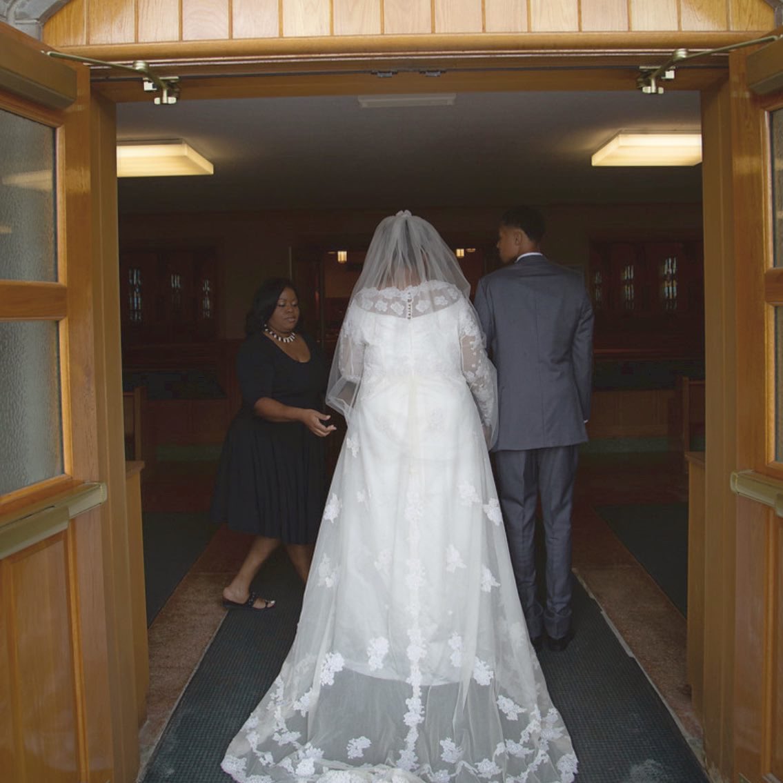 Helping couples get down the aisle! 

#GettingMarried #HireUs #CovesaKellyEvents   #Covid19OrNot #BridalEntrance #Veil #CathedralVeil #WhoWillLayYourVeilOut  #WeCan #WeddingPlanner #Weddings #ClevelandWeddings #ClevelandWeddingPlanner #ClevelandBusiness #ThisIsCle #Cleveland