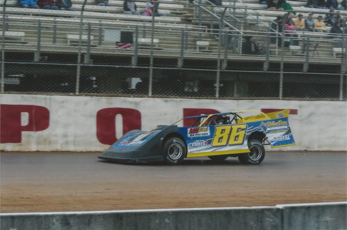 AustinBerryRacn's tweet photo. She's a beauty if we do say so ourselves! ๐
#NewProfilePic2020 #NewCoverPic @SwiftSprings1 @Rocket_Chassis #msshocktherapy #ontimebodyandgraphics #hersheyengines https://t.co/9z3LeqWSFi