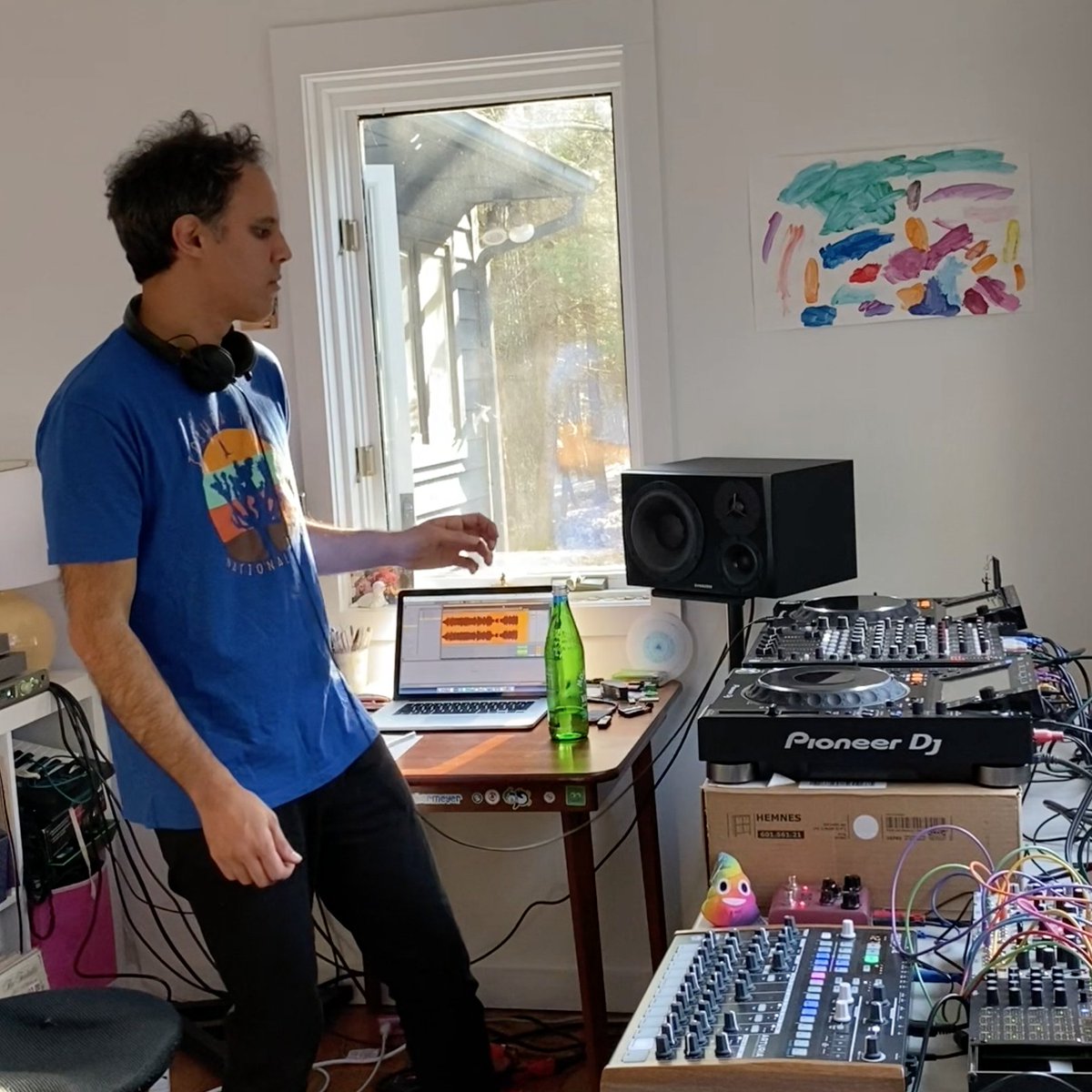 FourTet's tweet photo. Boiler Room set from yesterday is up on youtube now if you missed it or want to check it again. Brought me much needed joy doing this and I love seeing the videos of people listening and dancing in their homes. Love to you all. https://t.co/m5OXIyA38H https://t.co/6Ullb6CUNV