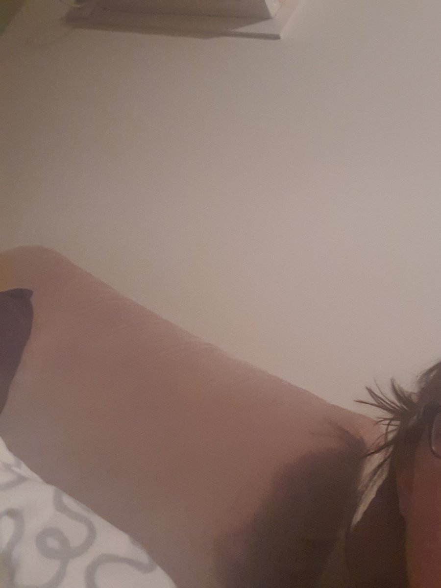 Addison35432918's tweet photo. My screens so messed up trying to unlock it can result in these pictures: https://t.co/hsQADHaIN7