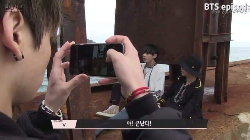 they were suppose to click the picture of their favorite part of taehyung