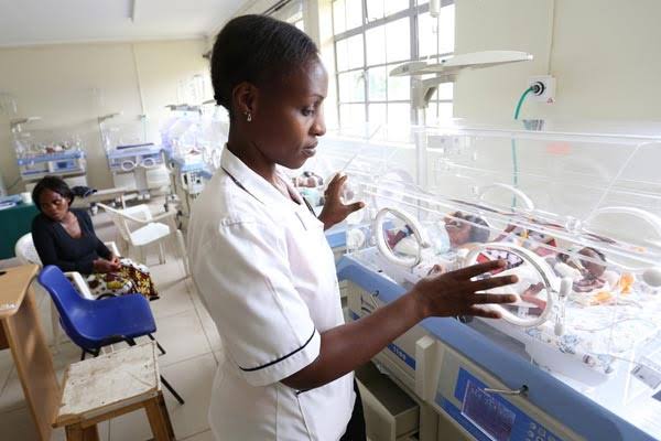HassanMcOjwang's tweet photo. Degree nurses are suffering, Uhuru Kenyatta, mutahi Kagwe. Our political leaders where are you? Murkomen you always fight for youths, Dr. Alfred mutua degree nurses offer quality healthcare
#EmployDegreeNurses https://t.co/OR6TF3we3A