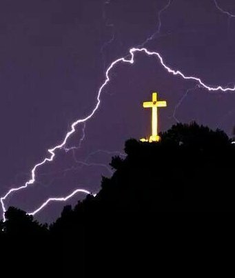 battleofever's tweet photo. God please bless our doctors, nurses, and military facing the shock of this #InvisibleEnemy day and night. Heavenly Father, please strengthen their minds and give them grace. In Jesus name. 
#DarkToLight 
#MercyAndComfort https://t.co/VDcmW6owrA