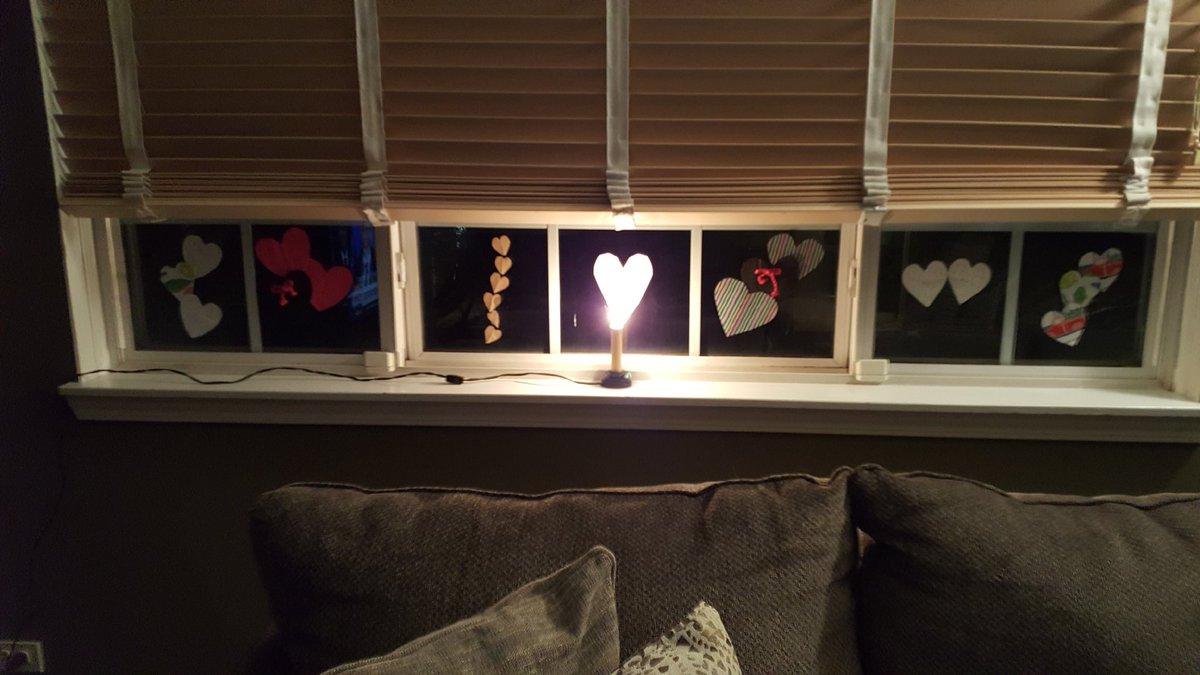 MrBollow's tweet photo. Karen LoGiudice has love for four things. 1. Her Family 2. Her Patriots 3. Her classroom teacher posting this since she doesn’t Twitter 4. Our essential workers! #JBNhearts https://t.co/t0bEGcJpen