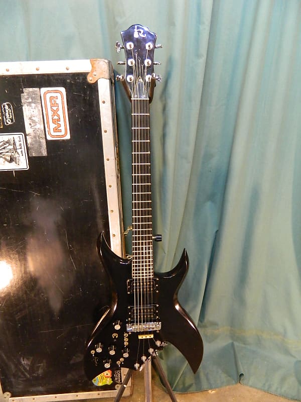 sickguitars's tweet photo. Spotted on Reverb: 1980 BC Rich Bich 10 custom one-off.

Right-handed guitar built with the Supreme-style electronics on the upper bout like a lefty.

Not sure how this is ergonomically palatable, but hey...

https://t.co/t61IabiMAk https://t.co/mB7v8S9Ufe