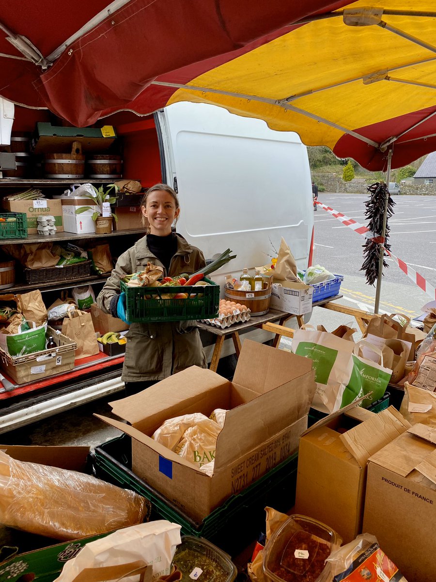 Today, I helped out at the new  @NeighbourFoodIE Food Hub in Skibbereen. Now that the farmers markets have been closed, people still need their fresh local food and want to support local businesses. Many local producers have come together to organise box collections.  #WestCork