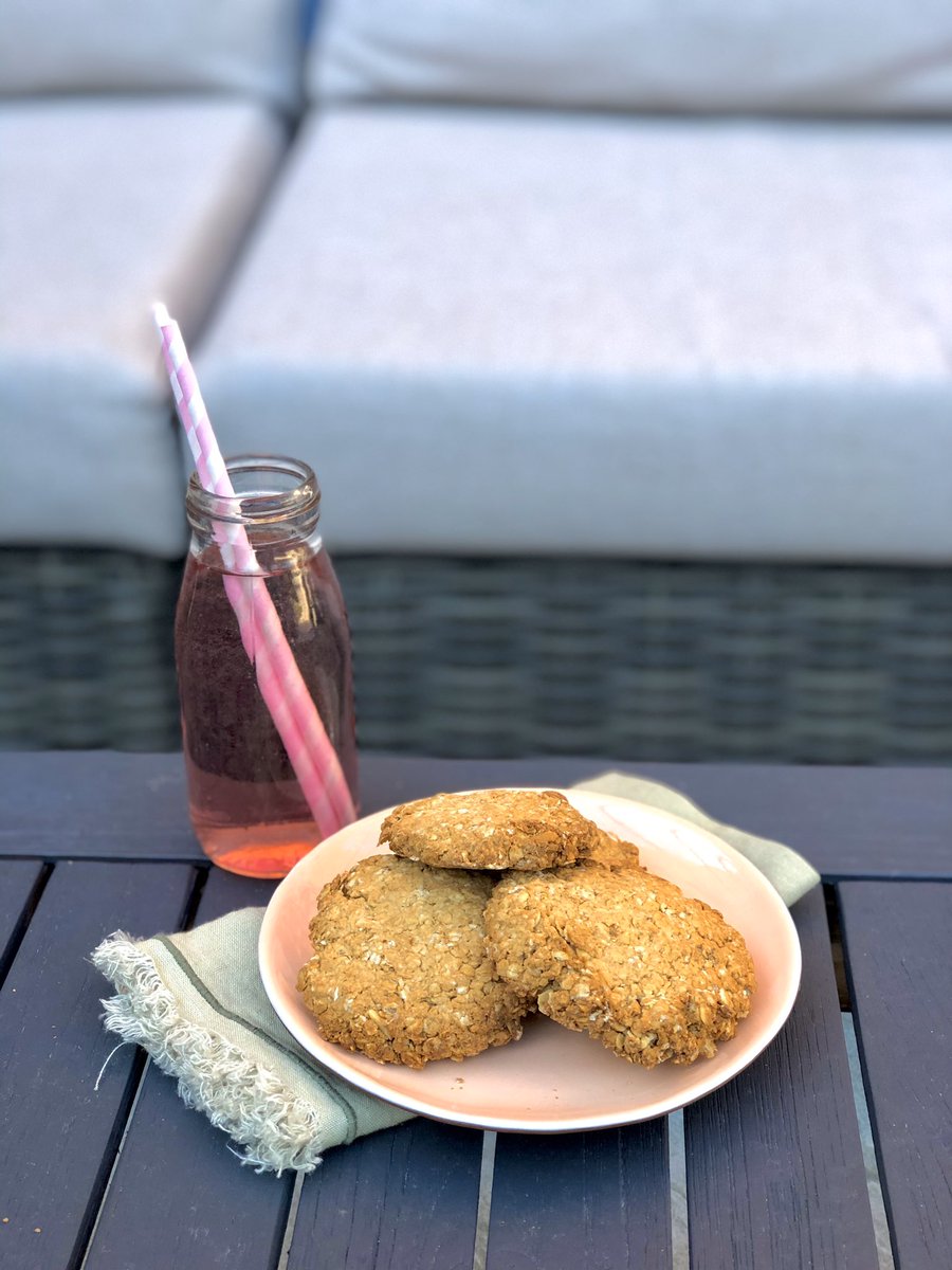 Youngest made these easy ‘Peanut butter cookies’ 200g crunchy peanut butter, 100g maple syrup and 175g oats, mix together, mould into circles and bake at 180c for 15 mins, delicious 😋 #isolationbaking #food #lifeofastylist❤️ #photography #propstylist #cookies #tastytreats