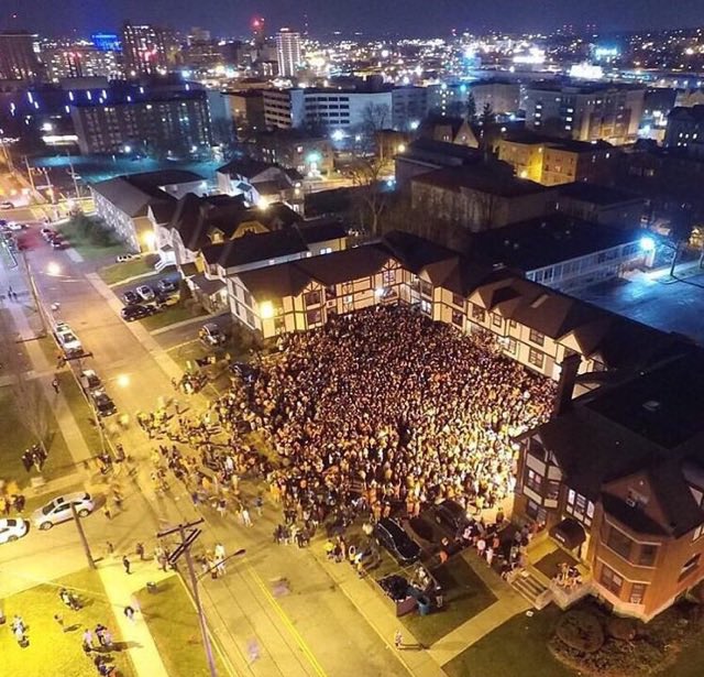 ArielEpstein's tweet photo. In honor of Final Four weekend. Here’s to the best present I could have received for being a senior in college... A @Cuse_MBB trip to the Final Four! #Houston2016 #FinalFour https://t.co/adZhaIBfzN