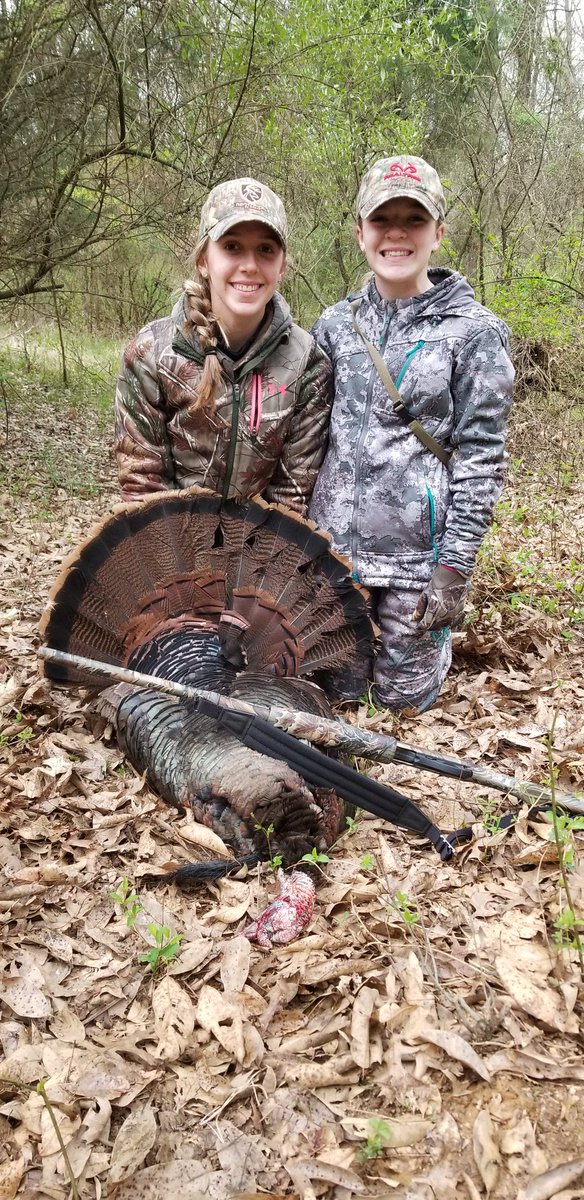 jphil_13's tweet photo. Lucky Southern Illinois Girls! https://t.co/tTjeFpahHD