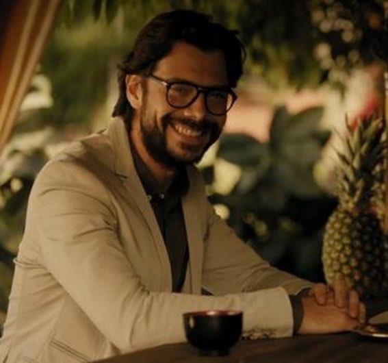 memesteriosv's tweet photo. La casa de papel me vino a salvar la cuarentena // La vi en un día https://t.co/nYkjbP3Jf0