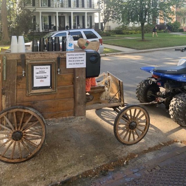 bugeyedguide's tweet photo. Meanwhile in #NewOrleans. #COVID2019 #lockdown https://t.co/oSXWEztnN6