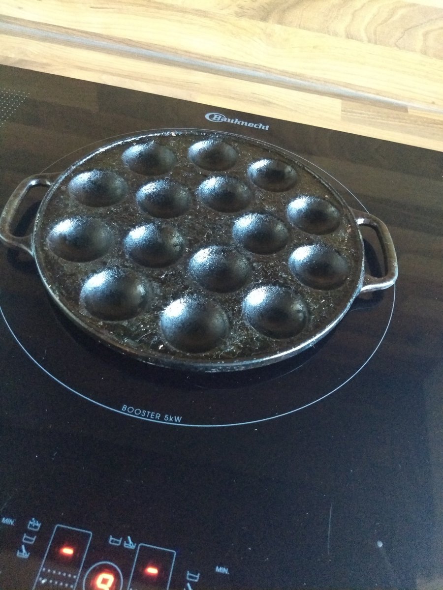 jvisch's tweet photo. Hiephoi, poffertjes! #huh? https://t.co/OUGa4qr9MH