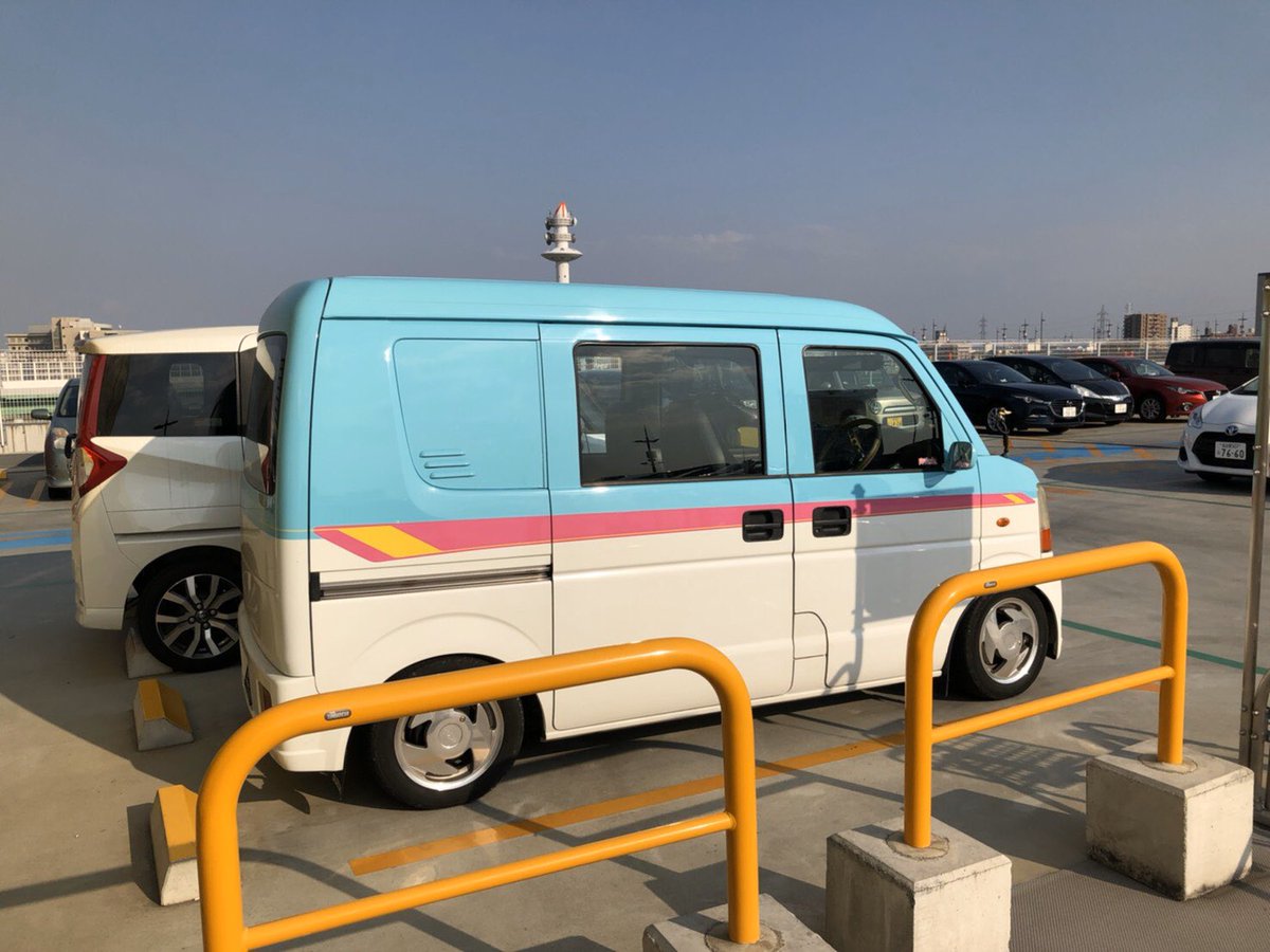 wekcrew_HRTKB's tweet photo. たろちんから送られ来たsuzuki van🚖
ちょ、うちのdaihatsu van🚖と配色同じやん♡
おっしゃれーー💀🤟🇺🇸㎈
こんときの16インチクローム売るんやなかったww後悔
#wek #weekendkustomer #HRTKB #大阪 #osaka #osakastreet #customcars #カスタムカー #軽箱 #ハイゼット #アメリカン #usdm https://t.co/xJFGr47Tbz