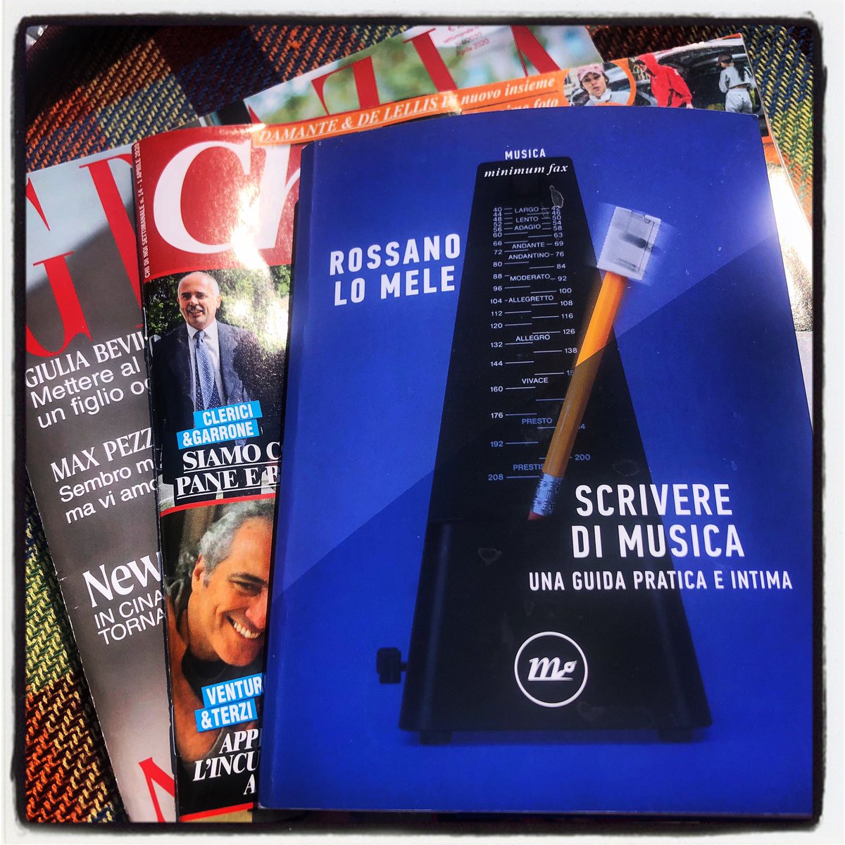 Sabato. Letture varie... ☀️🎵<a href="/RossLoMele/">Rossano Lo Mele</a>