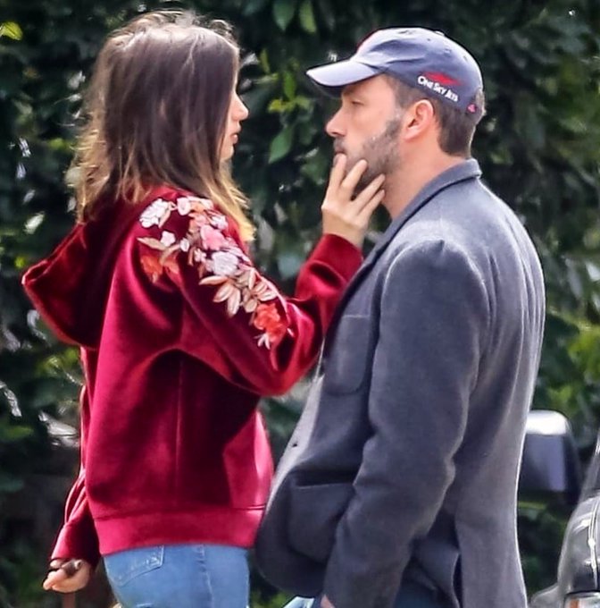 Then we have these cloying, near daily pap shots of Ben Affleck, 47, and Ana De Armas, 31. She is going to be a Bond Girl and has already had success with her role in Knives Out. He is trying to stage a second comeback®.