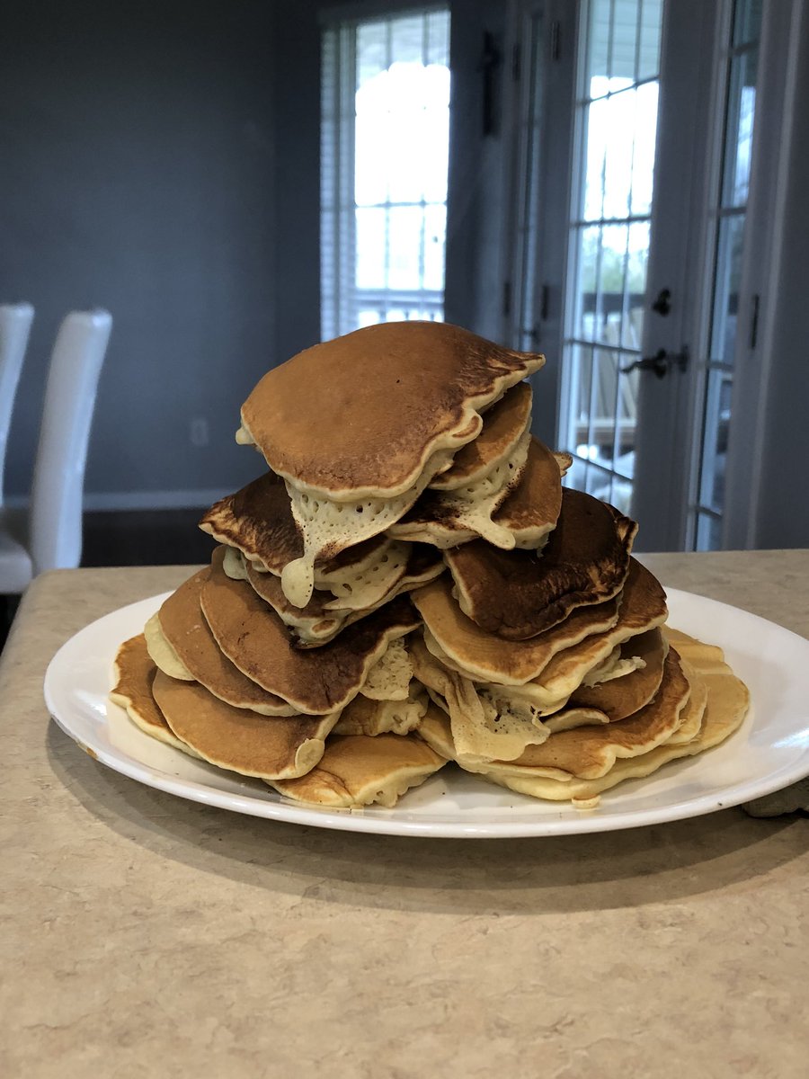 TrevorIvy1's tweet photo. Who doesn’t love some homemade pancakes for brunch on a Saturday?#snacktimesaturday @JeffCityStuco https://t.co/pJUWxjBpFY