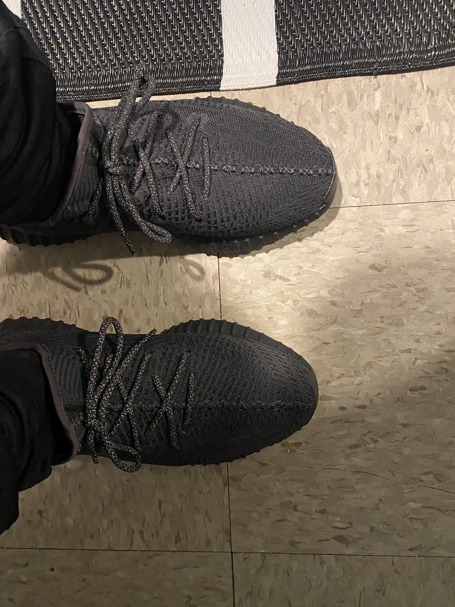 Kicks of the day!! Team Yeezy all day !!  @MaxAcevedo8 <a href="/Danny_Perez_01/">Danny Perez</a> <a href="/TeamEmpire_NYNJ/">Team Empire</a> <a href="/judy_cavalieri/">Judy Cavalieri</a>