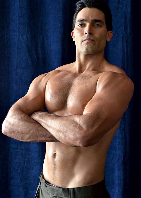 Who is hotter?

RT for Cody Christian 

LIKE for Tyler Hoechlin