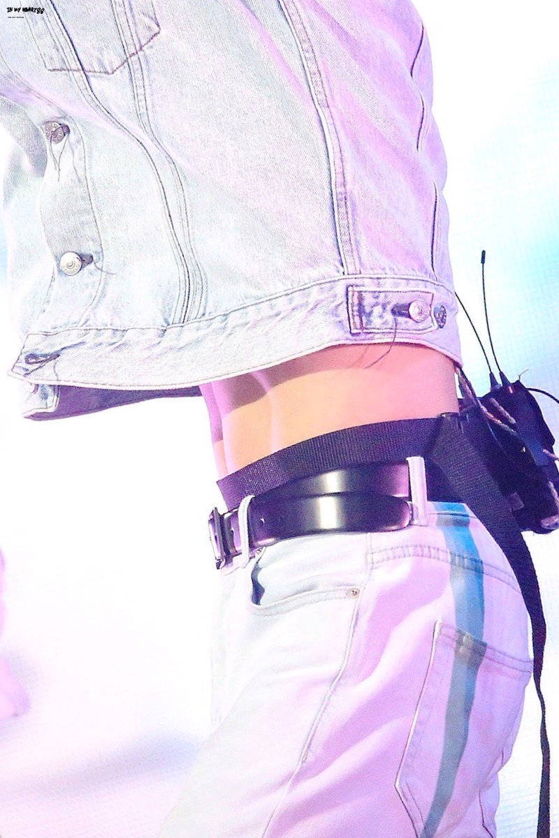 เดี๋ยวนี้บ้านไซน์ไม่ลงรูปที่เห็นหน้ากันแล้วหรอ เมาไปหมดแล้วเนี่ย