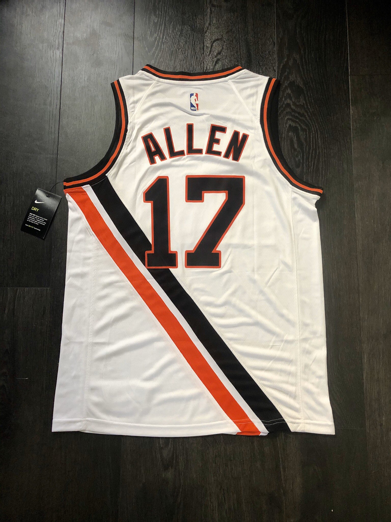 Victory Shirts: Buffalo on X: The Josh Allen Buffalo Braves jerseys are  finally in! We will be posting them to our site today! Stay Tuned! 🔥   / X