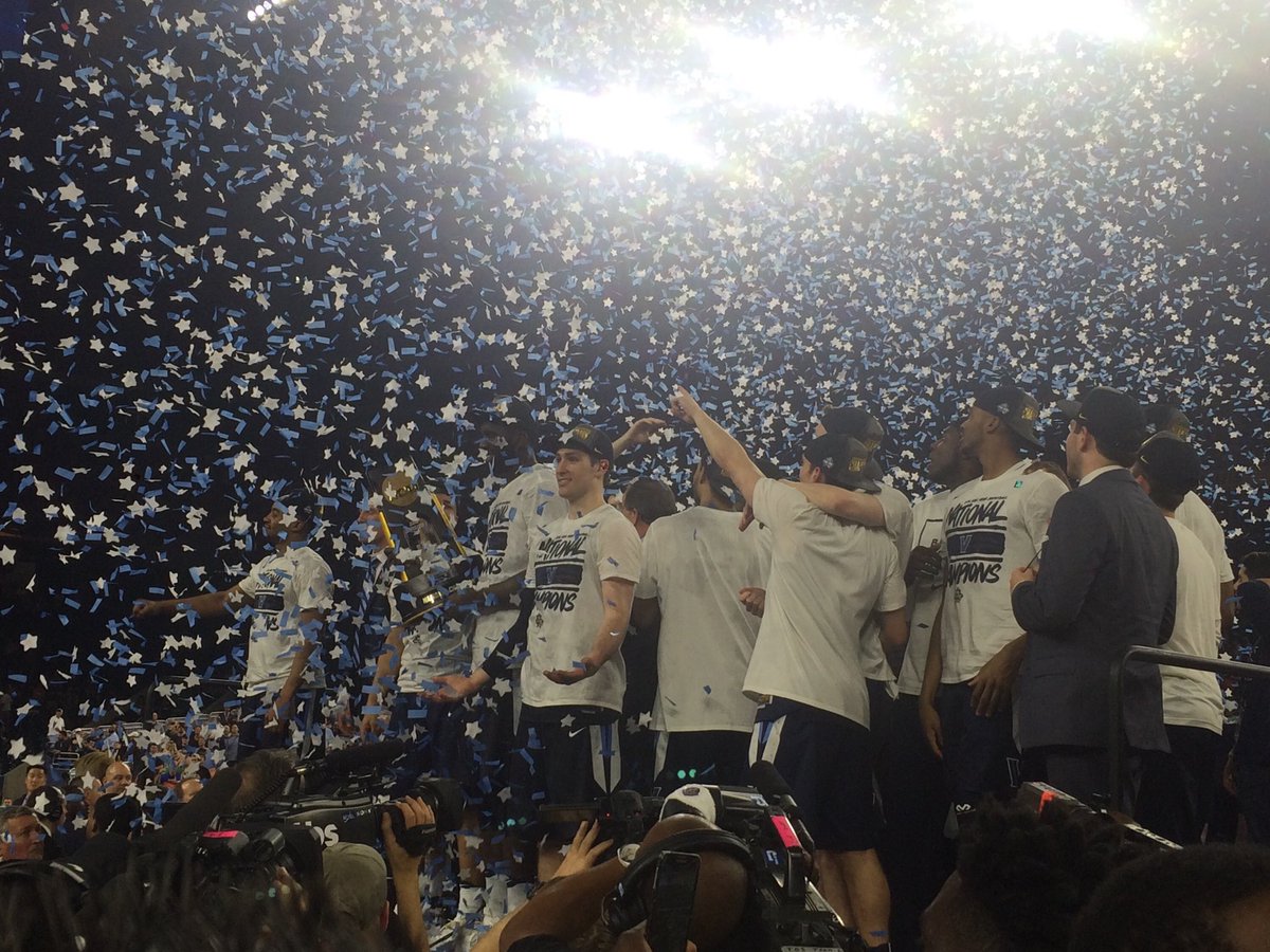 JonnyWincott's tweet photo. These were literally, my Final Four photos #Houston2016 https://t.co/vPDtHrDNGN