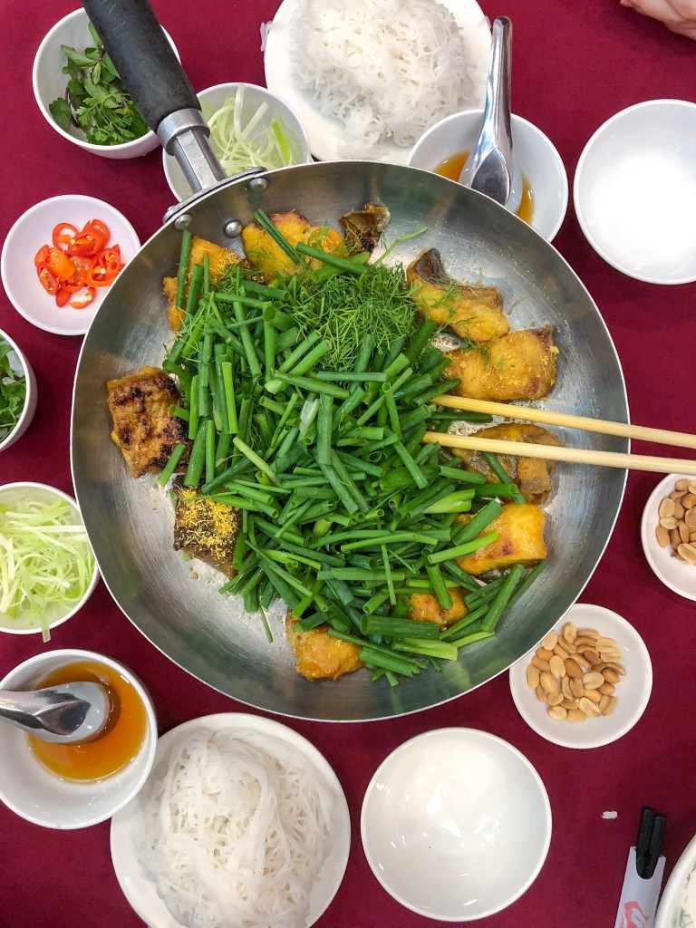 🇻🇳 Good Morning Vietnam ! Nouvel article sur <a href="/tipsincl/">Tips Included ✈️</a>, pour chasser la morosité du #ConfinementJour19. Découvrez Hanoï et ses spécialités culinaires !

➡️ tipsincluded.fr/2020/04/04/vie…