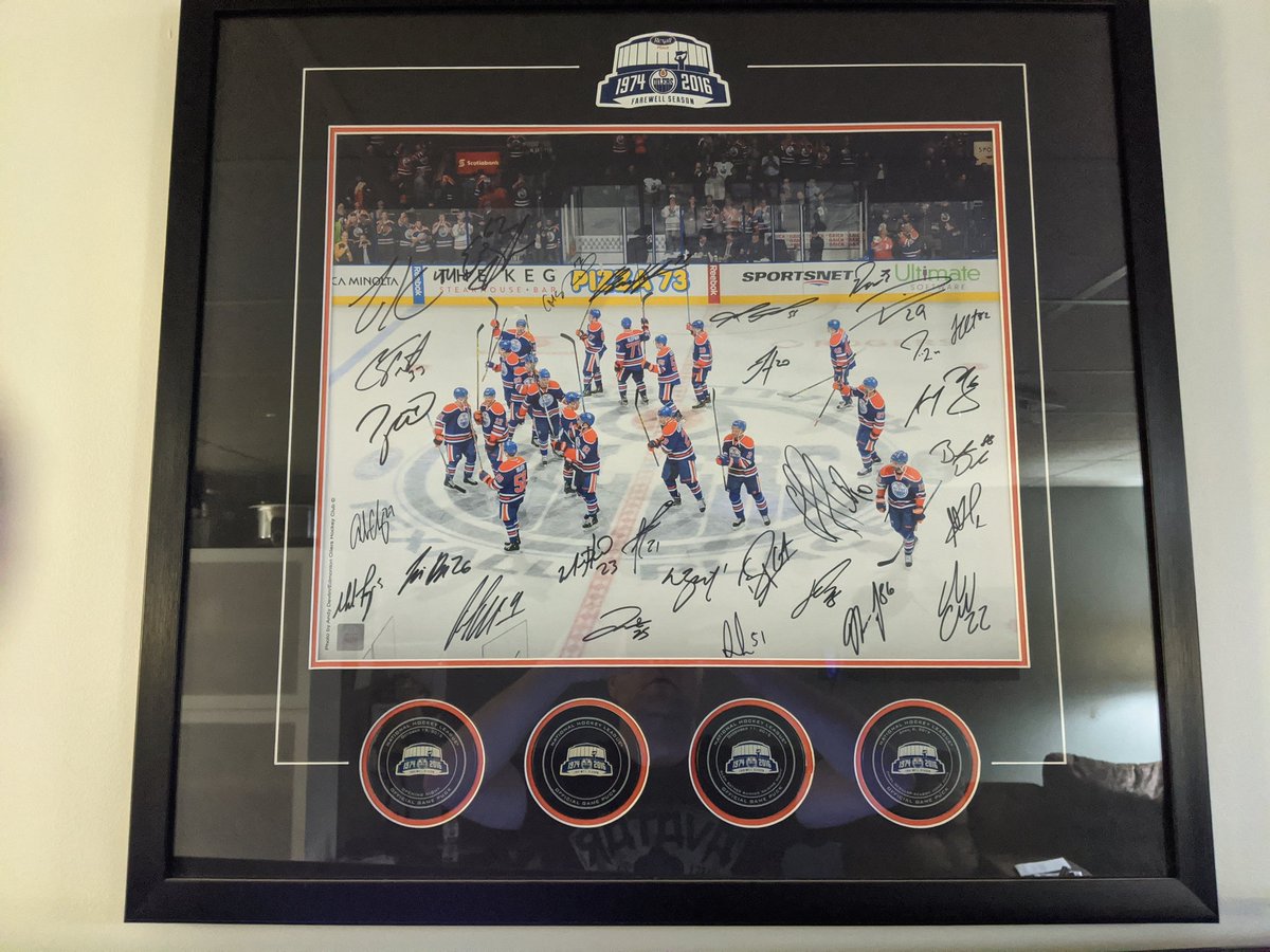 albertahippy420's tweet photo. @deankal1 @EdmontonOilers This, I bought from an #Oilers auction online. #McDavids rookie year. 29 signatures https://t.co/R6LhiQ4M7r
