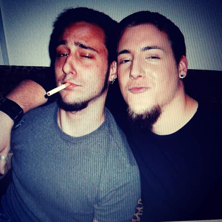 BrokenFate1's tweet photo. Back to 2008❣🤘❣

BROKEN FATE'S was Born💪💪💪💪💪💪 https://t.co/OEzqeIhcT5
