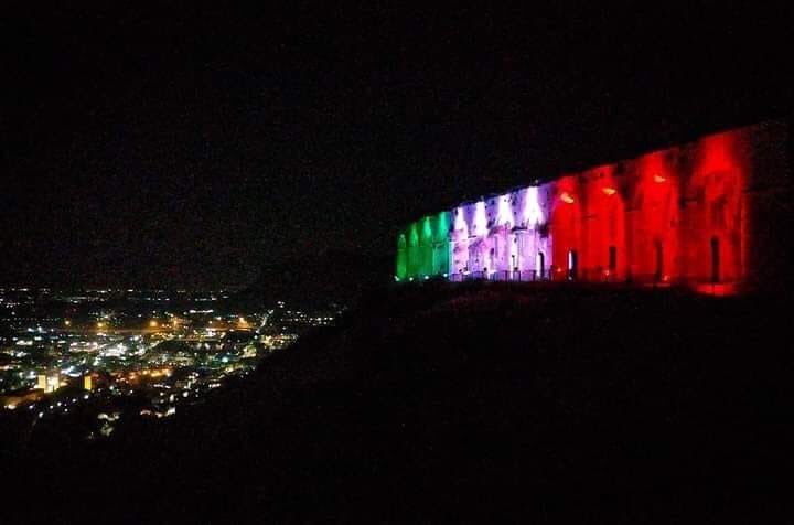 Quando tutto sarà finito e gli italiani torneranno in gabbia tutto il mondo vedrà quanto saremo incazzati dalla quarantena passata. Forza Italia sei tu la stella 🌟 più bella!💪🏻💪🏻