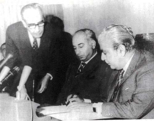 Yahya Khan appointed him as Deputy Prime Minister & sent him to plead Pakistan’s case at UN, this shows Yahya political naivety.Yahya had also ignored ISI’s intel of Mujib’s links with RAW & allowed himself to be manipulated by him. #SalaamBhutto  #ZindaHayBhuttoZindaHay/7