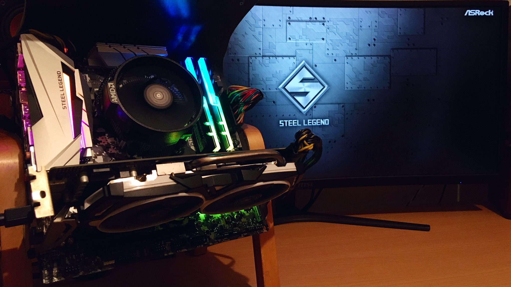 U Ki 初自作pc無事組み上がりました 移行作業が終わるまではコロナ解析用マシンとして運用します 詳しくは後々ブログに書きます Cpu Amd Ryzen 2600 Gpu Msi Radeon Rx570 Armor 4g メモリ G Skill Trident Z Neo 30cl16 8gb 2 M B Asrock