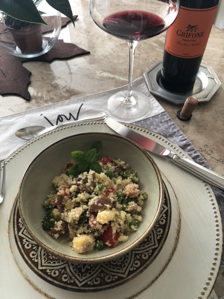 AnaMaria_pasch's tweet image. I chef ... playing, creating, enjoying and thus circumventing the moment with joy and gratitude. 💫🏚💫
#LunchOfTheDay 
#IAmAtHome