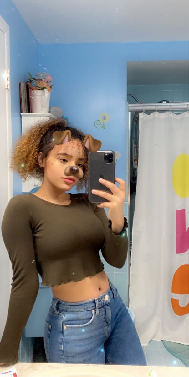 NixxieSkye's tweet photo. lil bang action because I got bored😅👀 #POCQueerantine https://t.co/dZEMUCEEuv