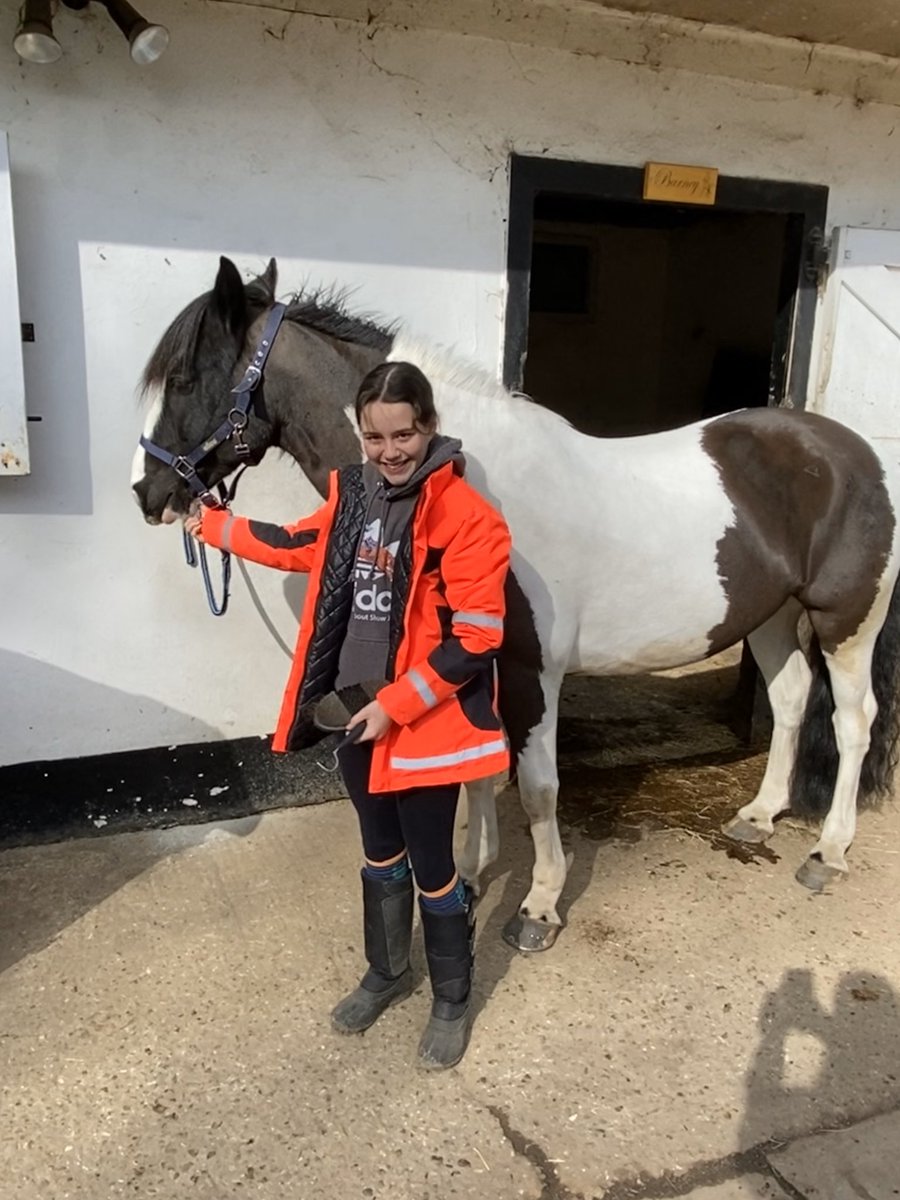 teresawhitfield's tweet photo. Keeping her pony company and smiling when everything else stops!  
Toby is such a fabulous companion and she’s chatted to him lots today! 
Still keeping fit and healthy whilst running around the paddock too haha! 

@CroydonHighPE #PEwithadifference https://t.co/x7NOzW18qc