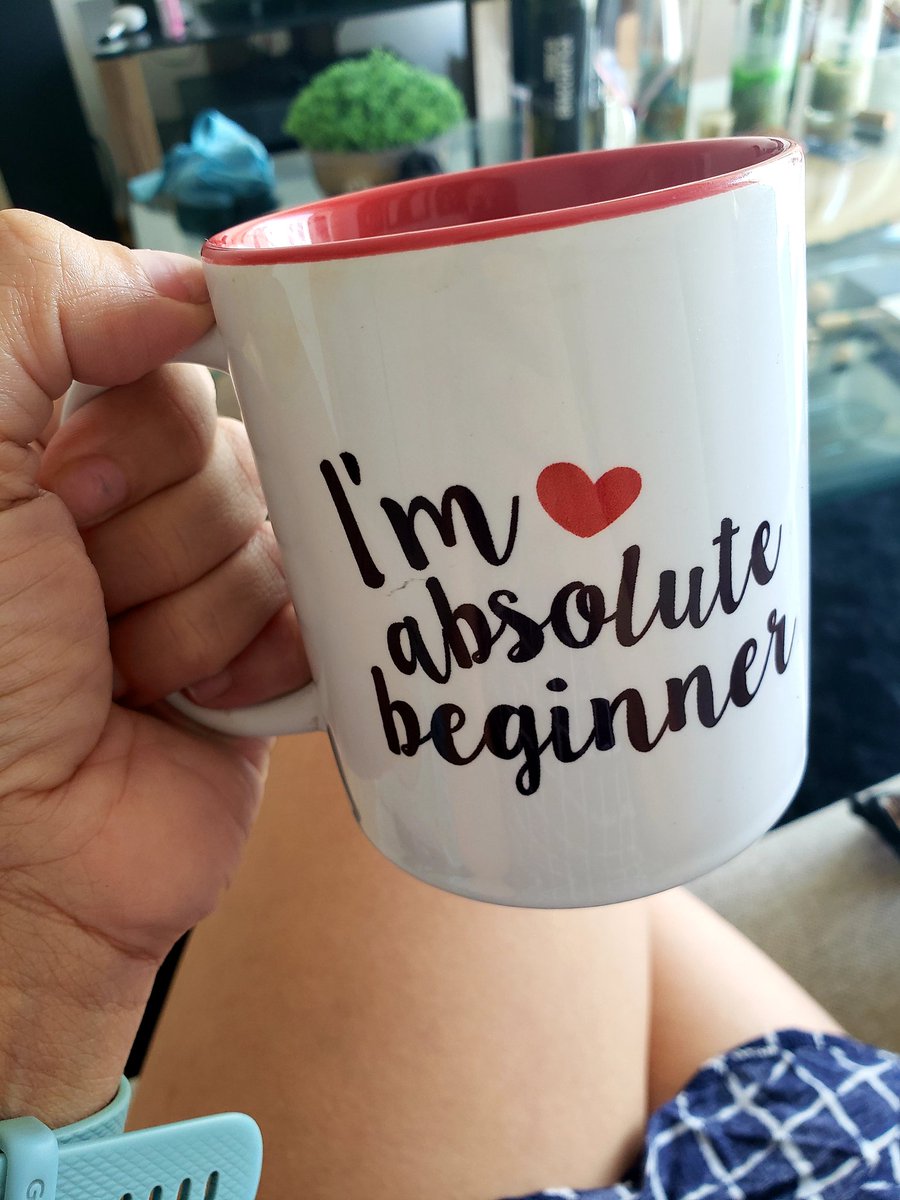 boniglia's tweet image. Mi taza del #mugchallenge powered by COVID19 created by Chucho Producciones es una que me recuerda lo importante de abrazar la humildad para poder aprender y, por supuesto, es una referencia a una de las más hermosas canciones de Bowie