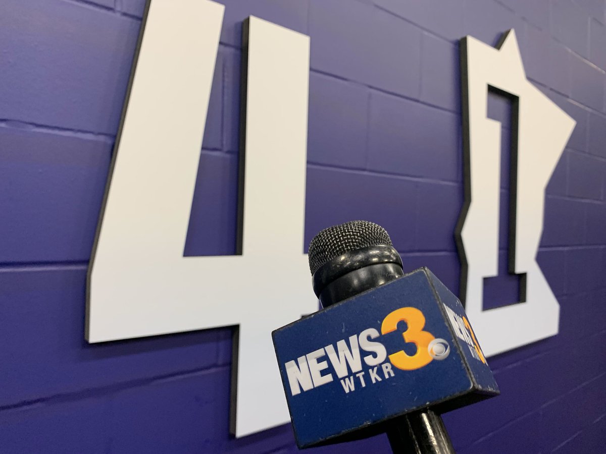 One year ago today (4/4/2019), we got our 1st look at  @usbankstadium - but not the court/arena setup for the  @FinalFour (that’s tomorrow).At that evening’s media party, they wouldn’t let us touch the trophy. But we could play with Prince props! http://wtkr.com/sports 