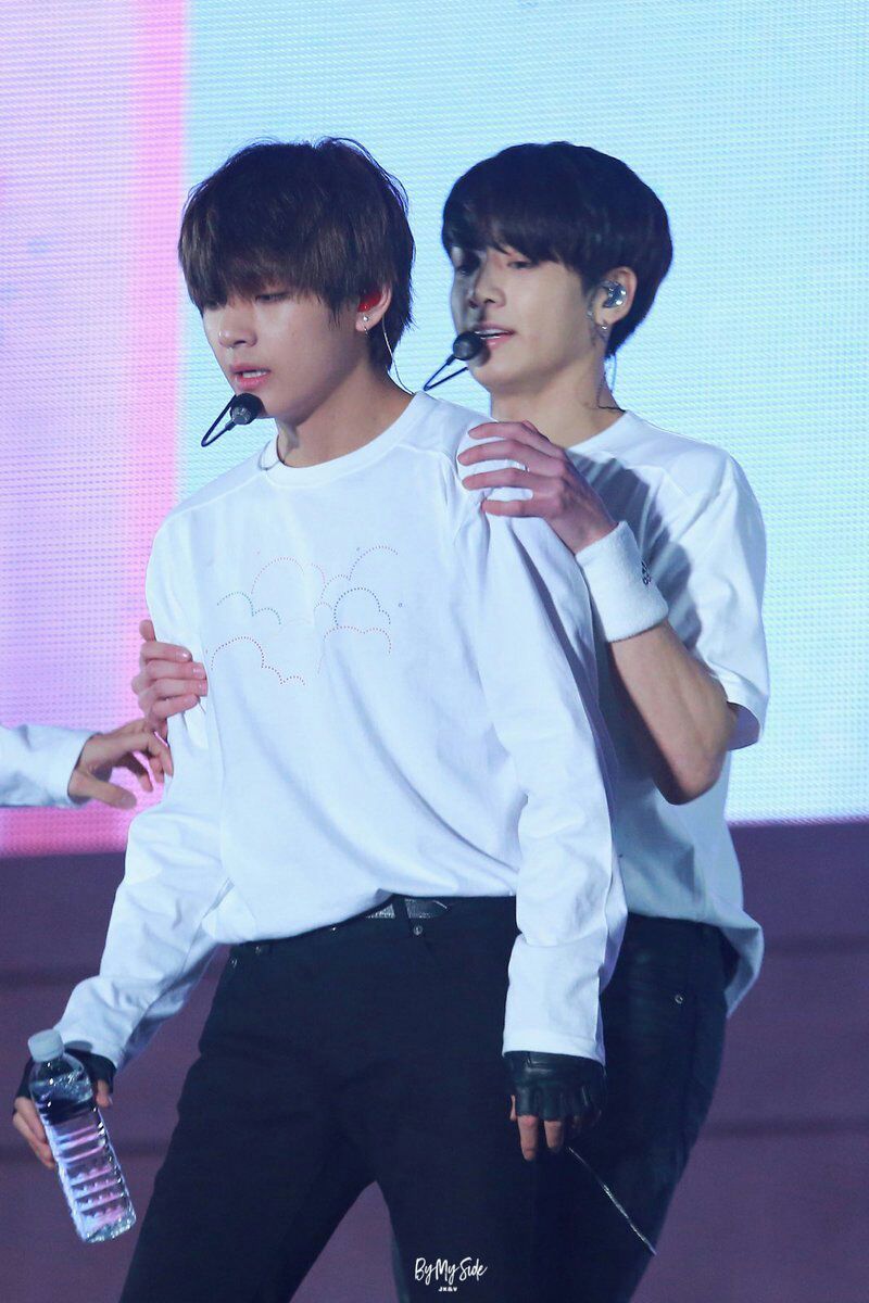 Backhugs  #TaekookDay   #TaekookRewind