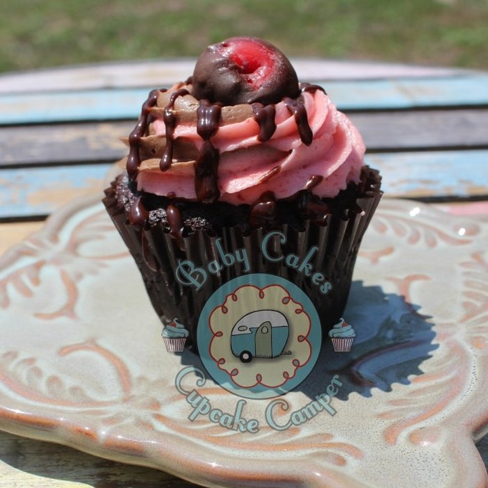 bccupcakecamper's tweet photo. The new and improved " My Cherry Amore"  Chocolate covered cherry cupcake swirled with chocolate and cherry frosting... #cupcakesarelife. #chocolatecoveredcherry #mylove #tattooedbaker #cupcakecamper #mycupcakerunnethover #bccupcakecamper https://t.co/XFDvUIJC5P
