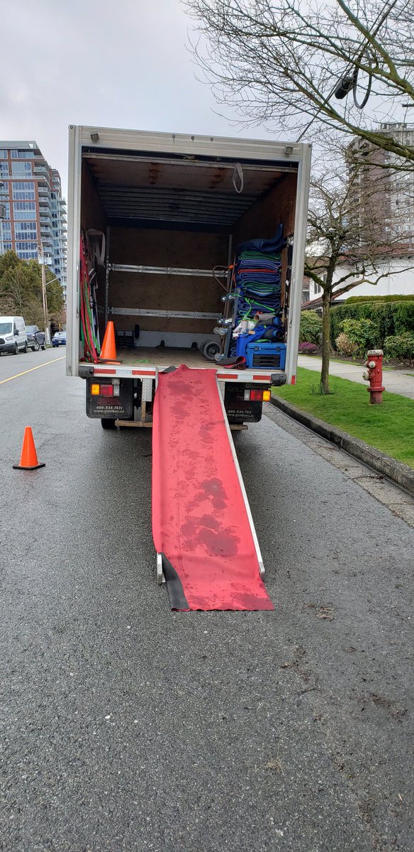 northvanmover's tweet photo. We are still at it, call and reserve your spot early 
778-340-6678 / 1-855-340-6678 or email northvanmover@gmail.com for Residential  / Commercial / Office Moving   cross border at this time is unavailable. https://t.co/xebOhO5gbe