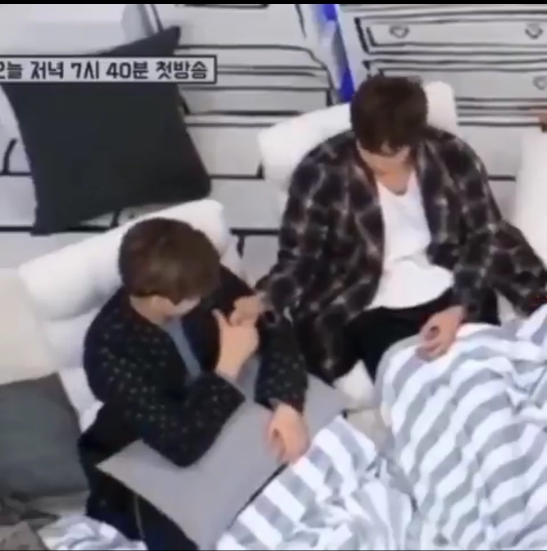 2. Play with seokjinnie