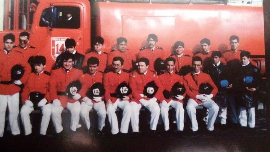 CuartaSanPedro's tweet photo. ¡Un año más, damas y caballeros!¡Ya son 30!
Hoy se cumple un año más de nuestra historia, hace 30 años un día 4 de abril se concreta la fundación de nuestra querida compañía, este nuevo año de vida institucional será un tanto diferente debido a la contingencia actual. https://t.co/h972fr2YhC
