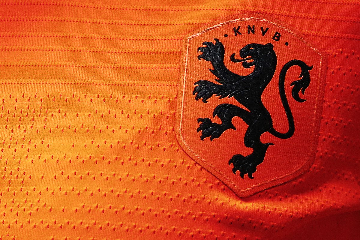 oranjevrouwen's tweet photo. Thanks for the nomination 
@CanadaSoccerEN! 

Here's our #FootballClubChallenge: 

1. Your crest
2. Your ground
3. Your fans
4. Your players

We nominate: @BelRedFlames, @DBUfodbold @Lionesses https://t.co/a7PW20TPh5