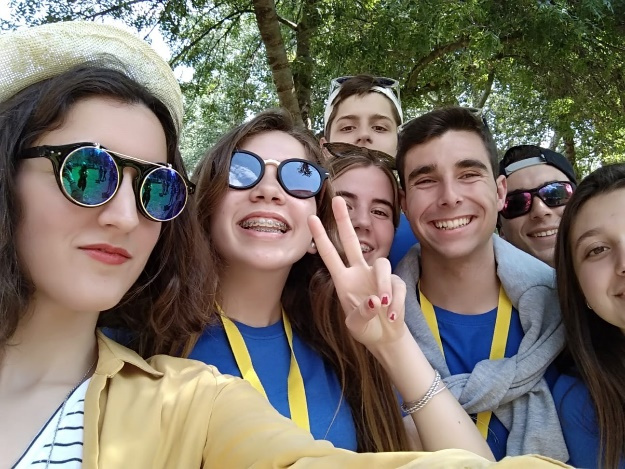 elpoudesicar's tweet photo. Com són els joves d’avui en dia? https://t.co/T59KJQtJXj https://t.co/DlLlCaG4eq